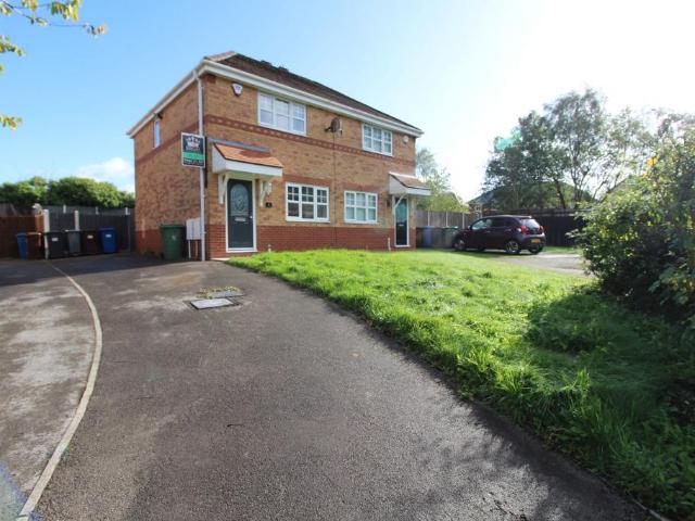 Whistlecroft Court, Wigan, WN3 3 bed semi detached house to rent £975 pcm £225 pw