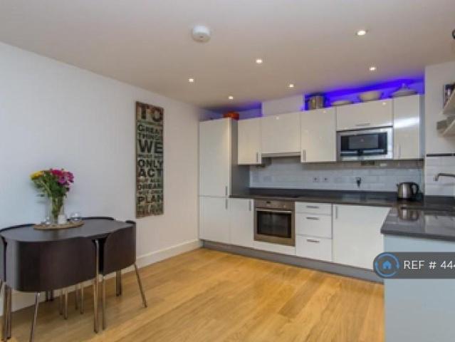 Whytecliffe Road South, Purley, CR8 2 bed flat to rent £1,600 pcm £369 pw