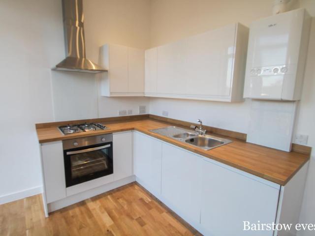 Whyteleafe Hill, Whyteleafe, CR3 1 bed apartment to rent £1,300 pcm £300 pw