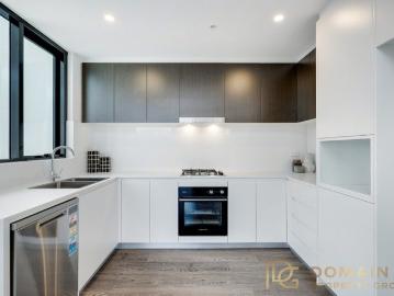 Why Settle for the CBD? West Gosford Has It All