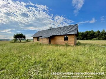 Urokliwy dom 90 m² z działką 15 arów w Wiązownicy