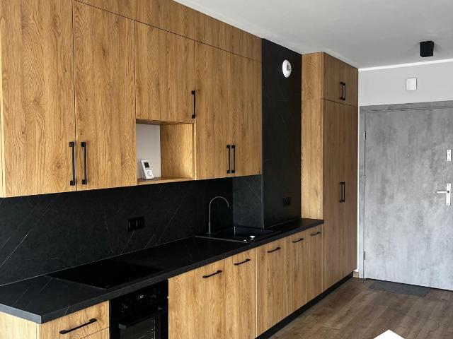 Więcej niż kawalerka – styl, komfort i duży balkon na Osiedlu Pogodnym! — Chojnickie Biuro Nieruchomości