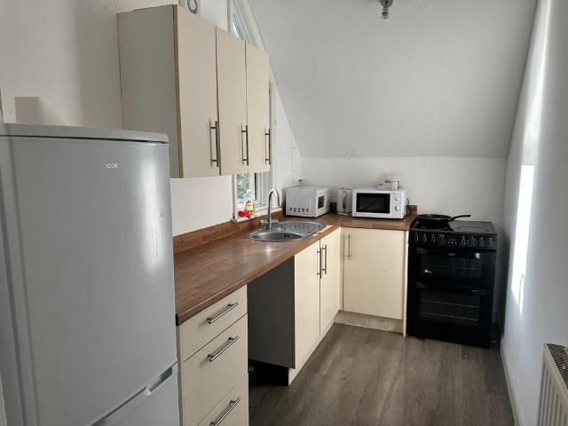 Wimbish End, Basildon SS13 3 bed terraced house to rent £2,000 pcm £462 pw