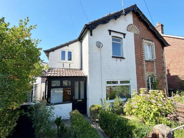 Wimborne 2 bed semi detached house to rent £1,300 pcm £300 pw