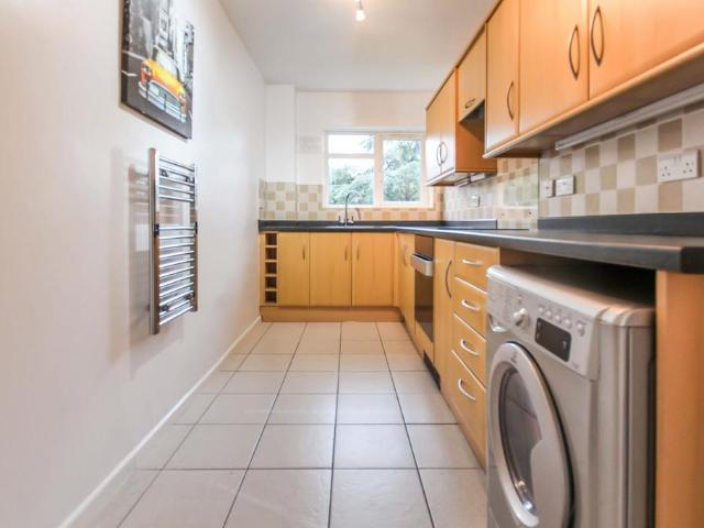 Wimborne Road, Bournemouth BH3 2 bed property to rent £1,380 pcm £318 pw