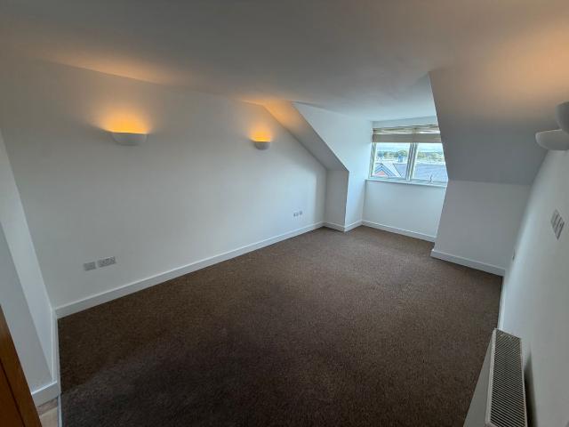 Wimborne Road, Bournemouth BH10, 2 bed flat to rent, £850 pcm | PrimeLocation
