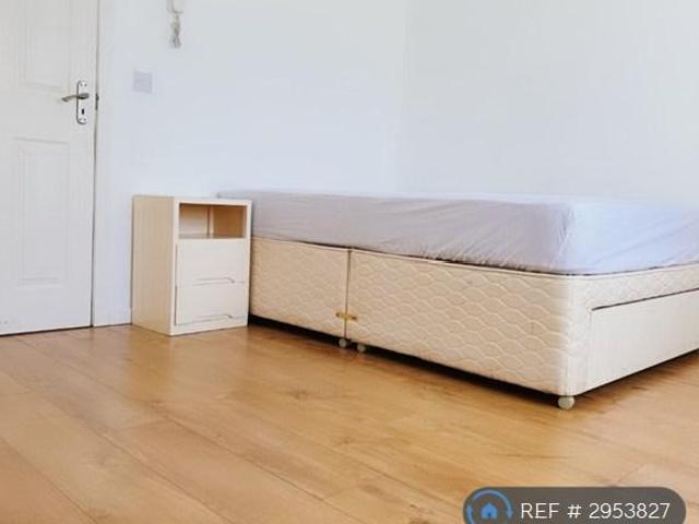 Wimborne Road, Bournemouth, BH2 1 bed in a house share to rent £690 pcm £159 pw