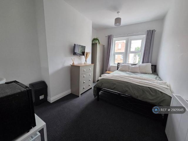 Wimborne Road, Bournemouth, BH9 1 bed in a flat share to rent £625 pcm £144 pw