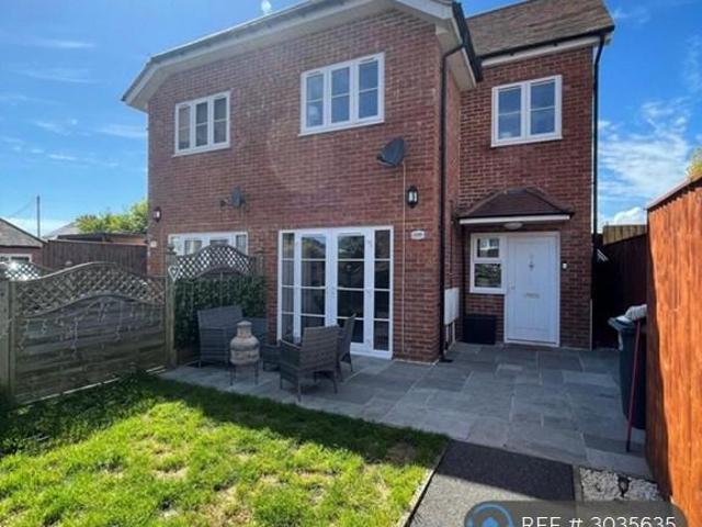Wimborne Road, Bournemouth, BH9 2 bed semi detached house to rent £1,375 pcm £317 pw