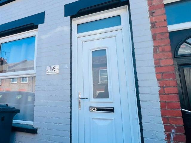 Wimborne Road, Luton LU1, 3 bed property to rent, £2,000 pcm | PrimeLocation