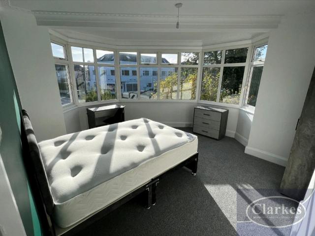 Wimborne Road, Winton, Dorset 1 bed house of multiple occupation to rent £650 pcm £150 pw