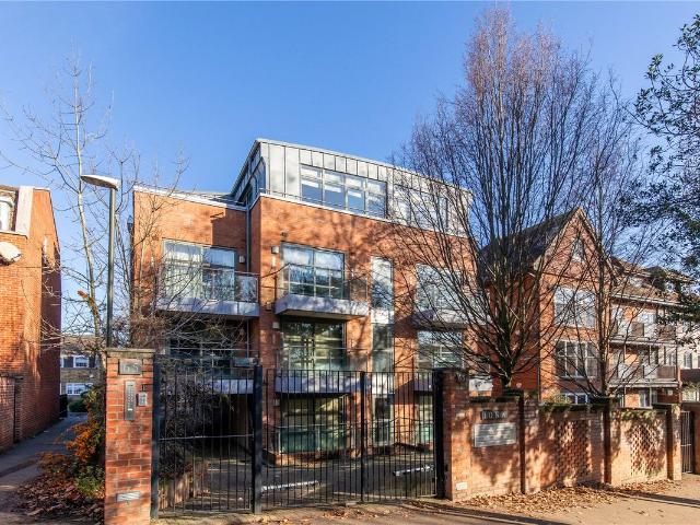 Wimbledon Hill Road, Wimbledon, London SW19, 2 bed flat to rent, £3,600 pcm | PrimeLocation