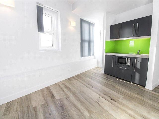 Wimbledon Park Road, London, SW18 Studio to rent £1,250 pcm £288 pw