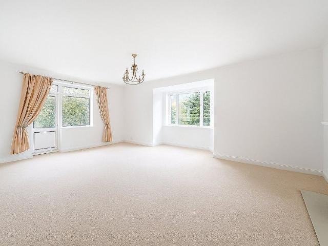 Wimbledon Park Side, London SW19, 4 bed flat to rent, £2,900 pcm | PrimeLocation
