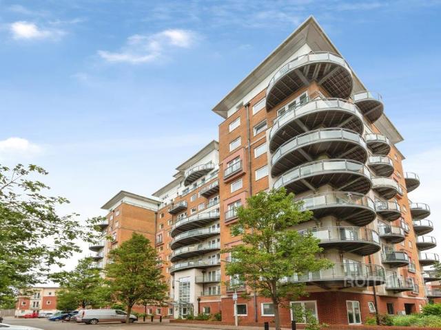 Winterthur Way, Victory Hill. 2 bed flat to rent £1,300 pcm £300 pw