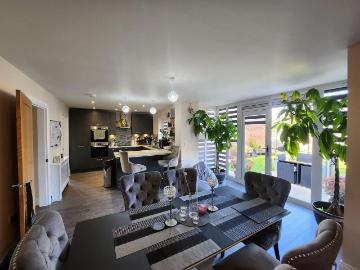 Winter Crescent, Lydney