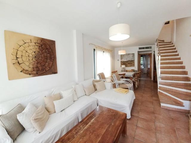 WINTER RENTAL. Bungalow for rent with 4 bedrooms in Arenal area Javea