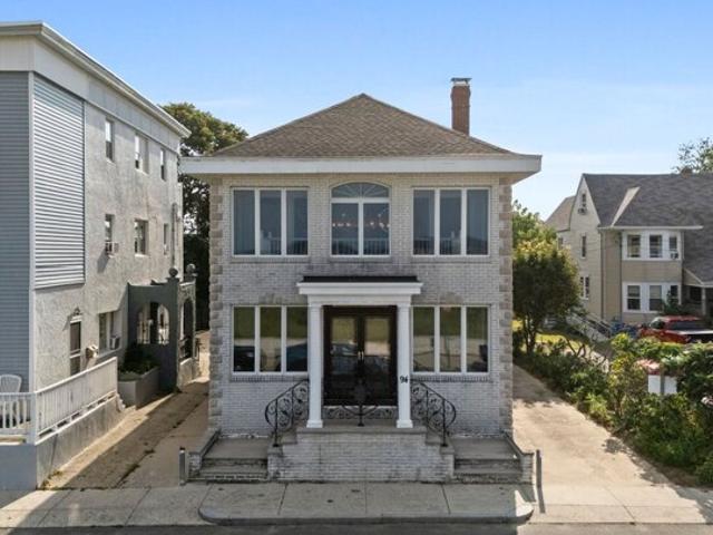 Winthrop Shore Dr, Winthrop, Home For Sale