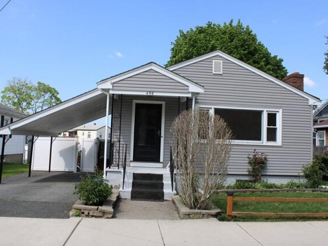 Winthrop St, Winthrop, Home For Sale