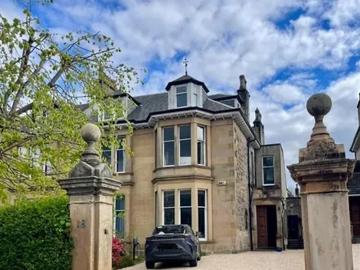 Winton Drive, Glasgow, G12 0PU, United Kingdom | 4 bed apartment for rent #166858284 | Rentberry