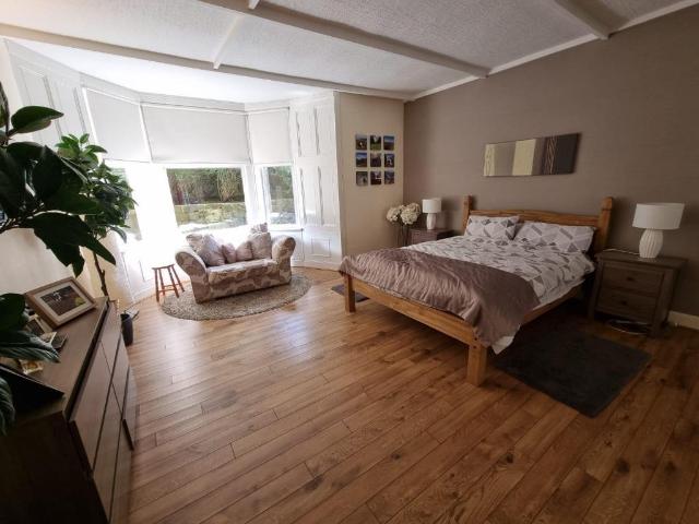 Winton Lane, Glasgow, G12 1 bed in a flat share to rent £850 pcm £196 pw