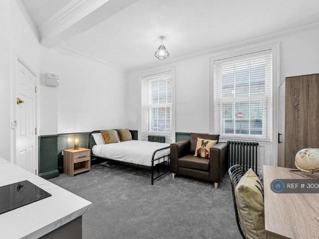 Winwick Street, Warrington, WA1 Studio to rent £925 pcm £213 pw