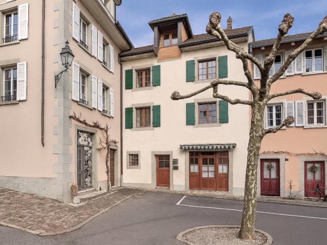 Winzerhaus aus dem siebzehnten Jahrhundert im Herzen des Dorfes Cully