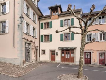 Winzerhaus aus dem siebzehnten Jahrhundert im Herzen des Dorfes Cully