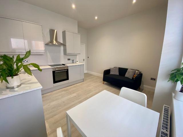 Winckley Square, Preston PR1, 1 bed flat to rent, £850 pcm | PrimeLocation