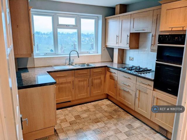 Winchmore Hill Road, London, N21 2 bed flat to rent £1,850 pcm £427 pw