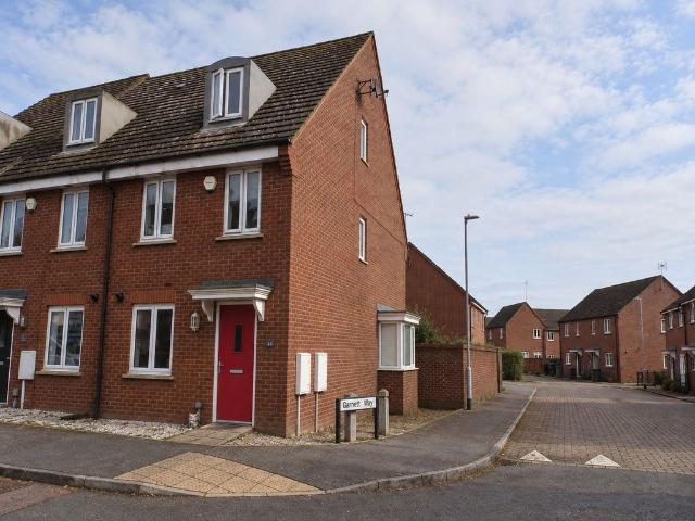 Winchcombe Meadows, Oakridge Park, Milton Keynes MK14, 3 bed town house to rent, £1,550 pcm | PrimeLocation