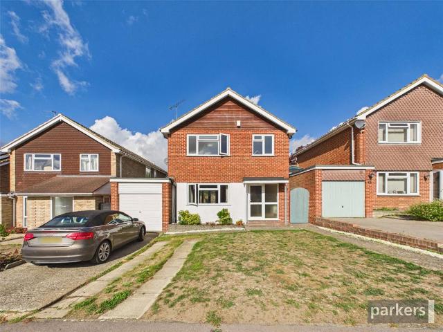 Winchcombe Road, Berkshire RG10 3 bed detached house to rent £2,250 pcm £519 pw