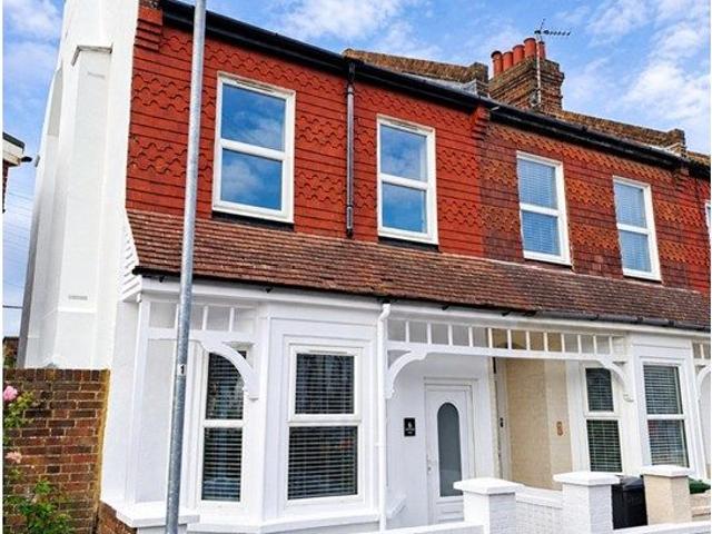 Winchcombe Road, Eastbourne BN22, 2 bed end terrace house to rent, £1,395 pcm | PrimeLocation