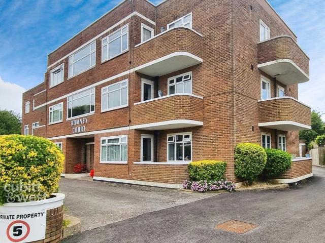 Winchelsea Gardens Worthing BN11 3 bed apartment to rent £1,450 pcm £335 pw