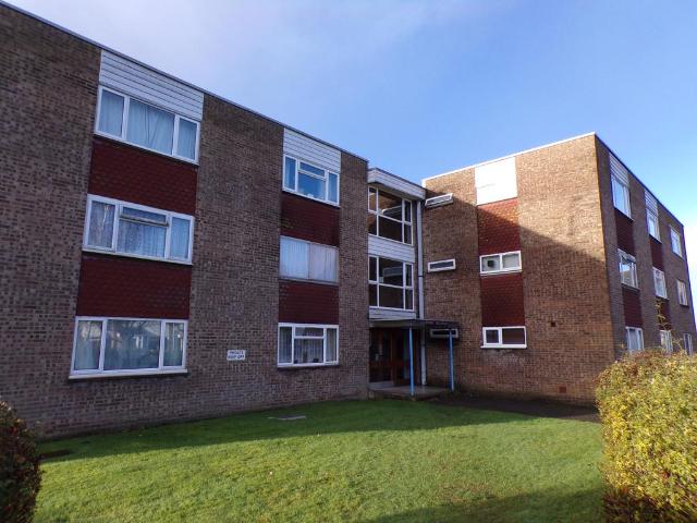 Winchester Court, Romsey, SO51 Studio to rent £850 pcm £196 pw