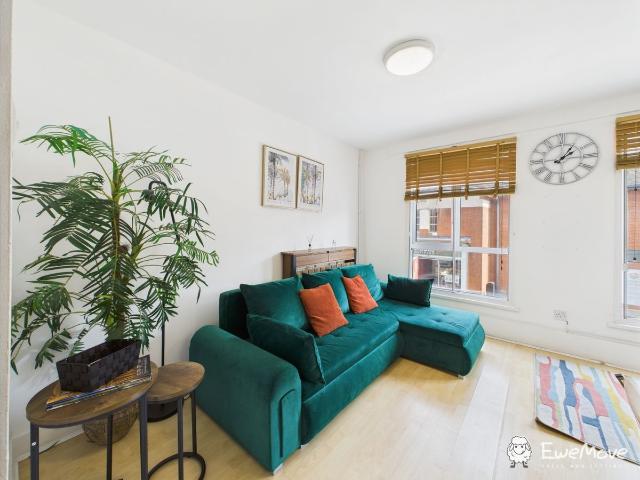 Winchester, Hampshire SO23, 2 bed flat to rent, £1,600 pcm | PrimeLocation