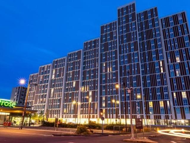 Winchester House, Bond Way, Bracknell RG12, 2 bed flat to rent, £1,850 pcm | PrimeLocation