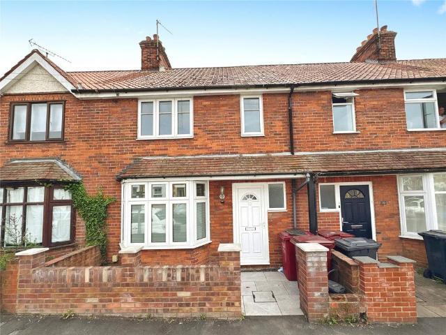 Winchester Road, Berkshire RG2 3 bed terraced house to rent £1,800 pcm £415 pw