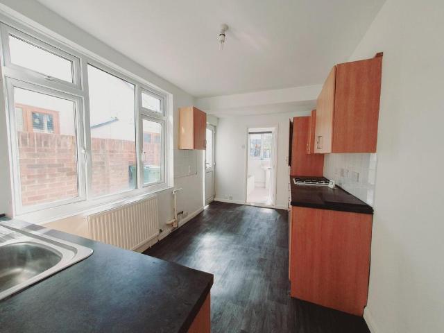 Winchester Road, Hampshire PO2 3 bed terraced house to rent £1,390 pcm £321 pw