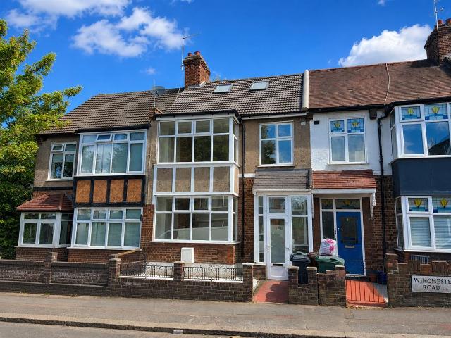 Winchester Road, Highams Park E4, 4 bed property to rent, £3,000 pcm | PrimeLocation