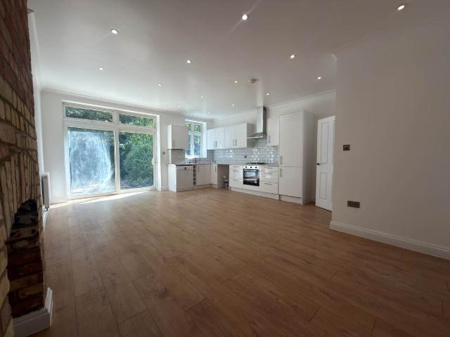 Winchester Road, Highams Park E4, 4 bed terraced house to rent, £3,000 pcm | PrimeLocation