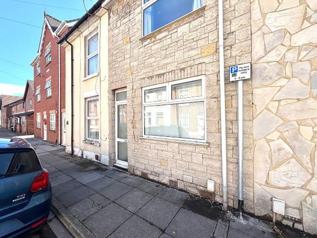 Winchester Road, Portsmouth PO2, 2 bed property to rent, £1,250 pcm | PrimeLocation