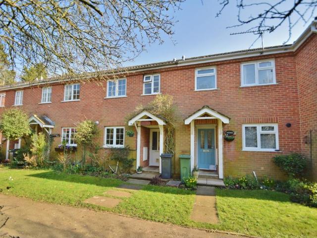 Winchester 2 bed terraced house to rent £1,425 pcm £329 pw
