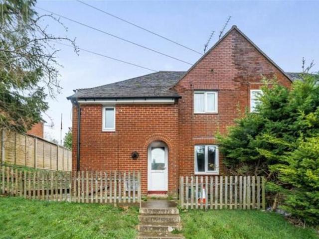 Winchester 1 bed house to rent £820 pcm £189 pw