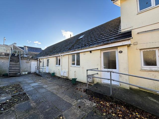 Wind Street, Ammanford SA18, 1 bed flat to rent, £550 pcm | PrimeLocation