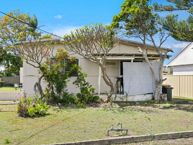 Windang 2/47 Kurrajong Street