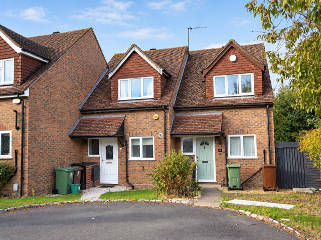 Windgates, Guildford GU4, 1 bed terraced house to rent, £1,600 pcm | PrimeLocation