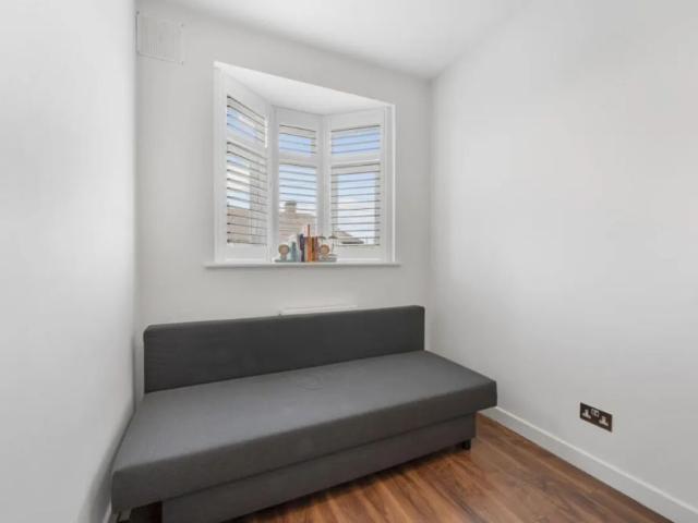 Windermere Avenue, LONDON