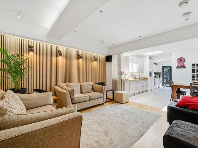 Windermere Avenue, Merton Park SW19, 3 bed flat to rent, £2,750 pcm | PrimeLocation