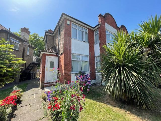 Windermere Court, Wembley HA9, 2 bed maisonette to rent, £1,700 pcm | PrimeLocation